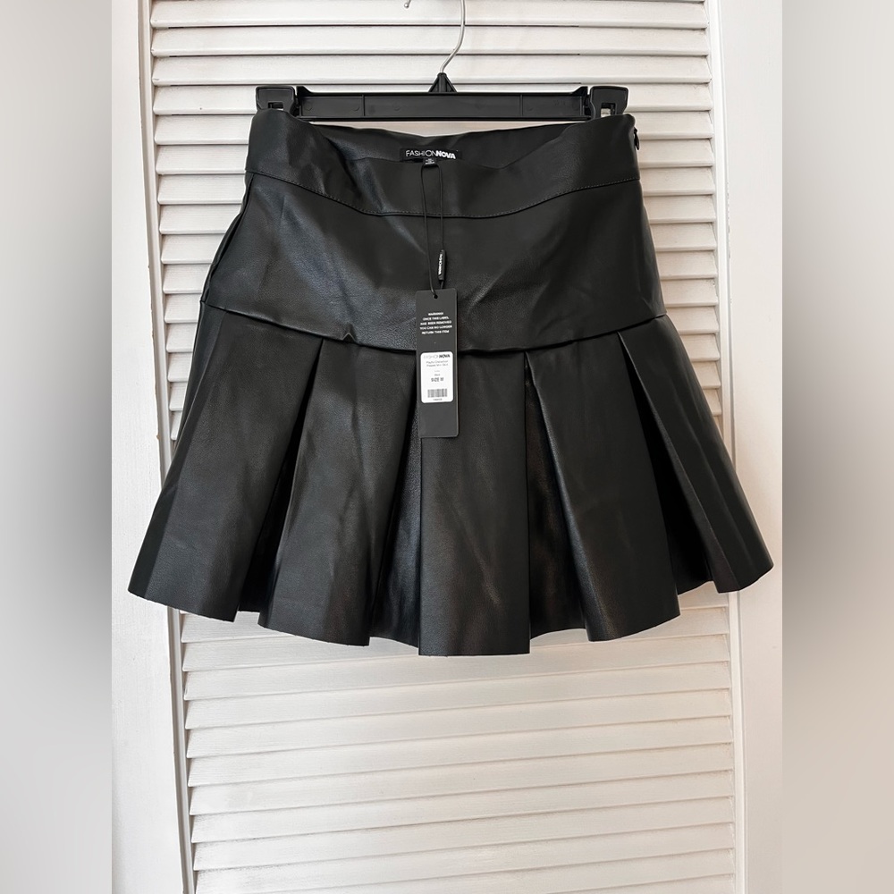 Pleated mini skirt